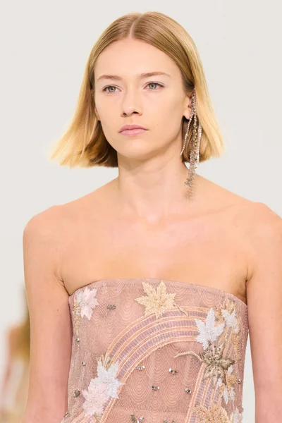Look 18